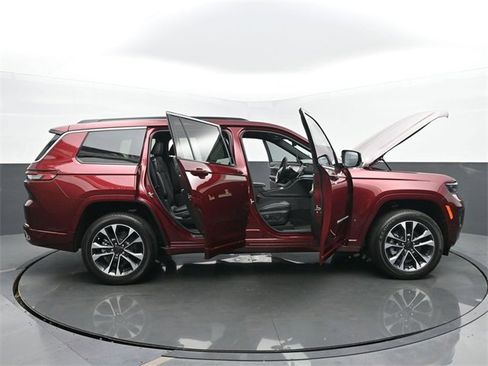 New 2025 Jeep Grand Cherokee L Overland w/ Trailer Tow Package image 59