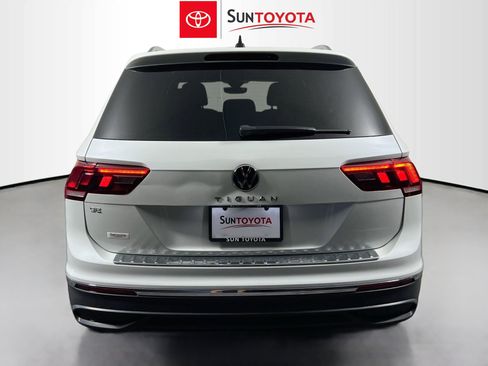 Used 2023 Volkswagen Tiguan SE image 5