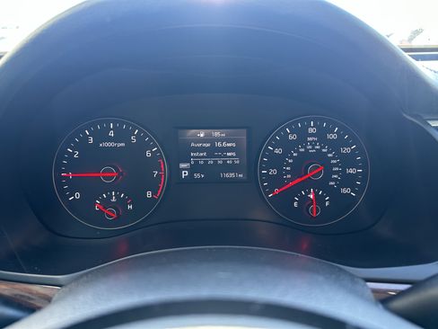 Used 2017 Kia Cadenza Premium w/ Luxury Package image 11