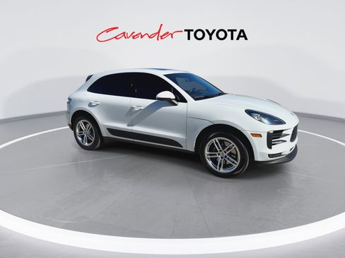 Used 2021 Porsche Macan image 2