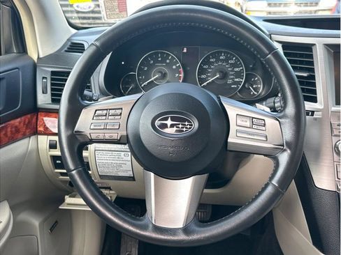 Used 2011 Subaru Outback 2.5i Limited AWD/4WD image 16