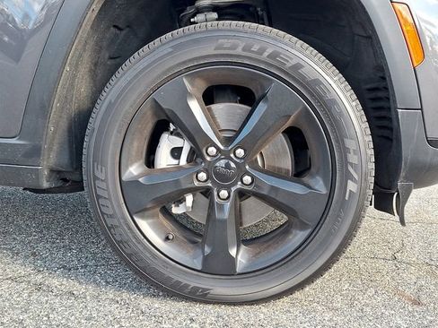 Used 2023 Jeep Grand Cherokee L Altitude image 11