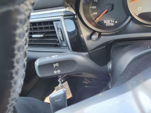 Used 2017 Porsche Macan S image 19