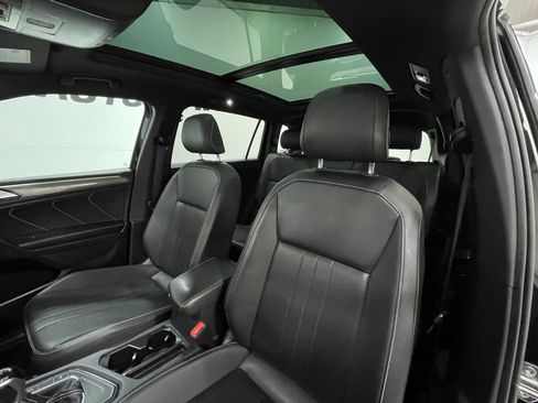 Used 2022 Volkswagen Tiguan SE R-Line FWD image 13