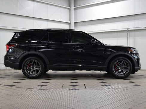 Used 2025 Ford Explorer ST w/ Sun And Sound Package AWD/4WD image 8