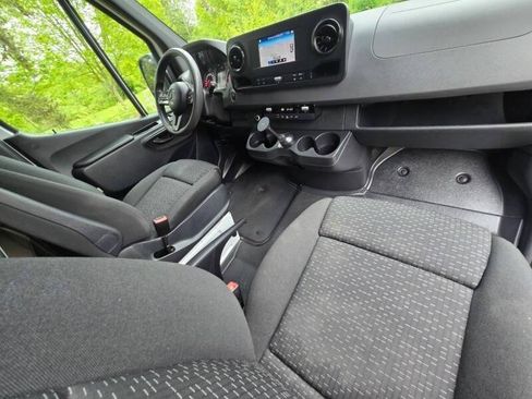 Used 2019 Mercedes-Benz Sprinter 144 image 12