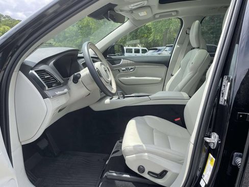 Used 2025 Volvo XC90 B5 Plus w/ Protection Package Premier AWD/4WD image 16