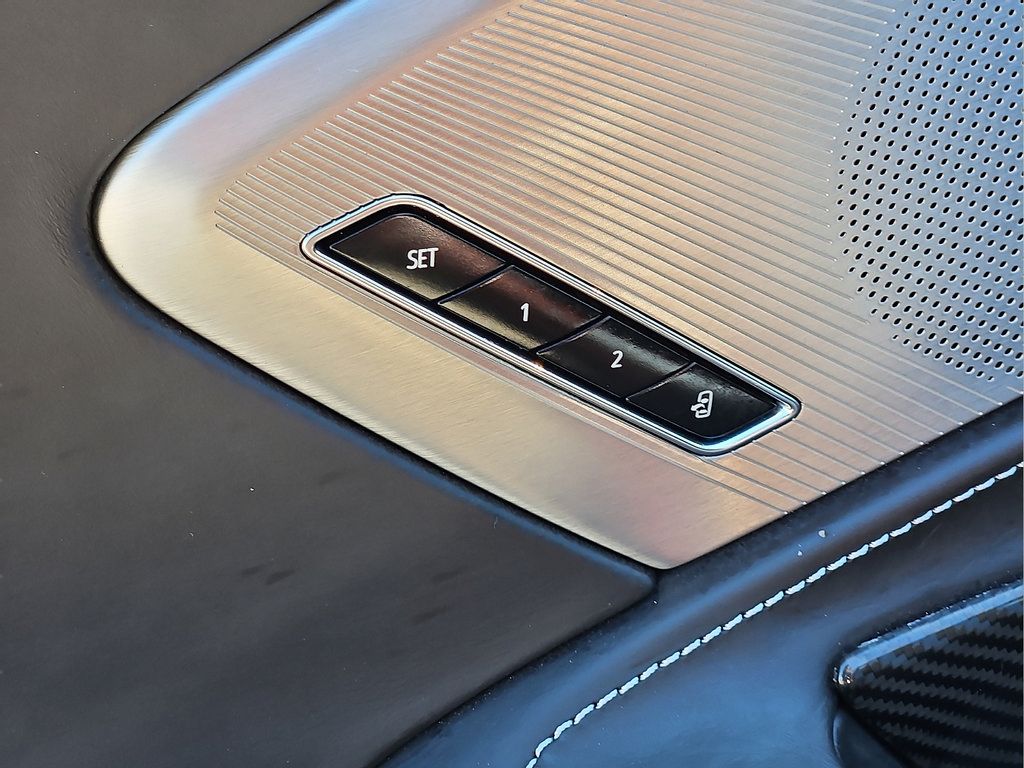 Used 2022 Chevrolet Corvette Stingray Premium Conv w/ Z51 Performance Package RWD image 13