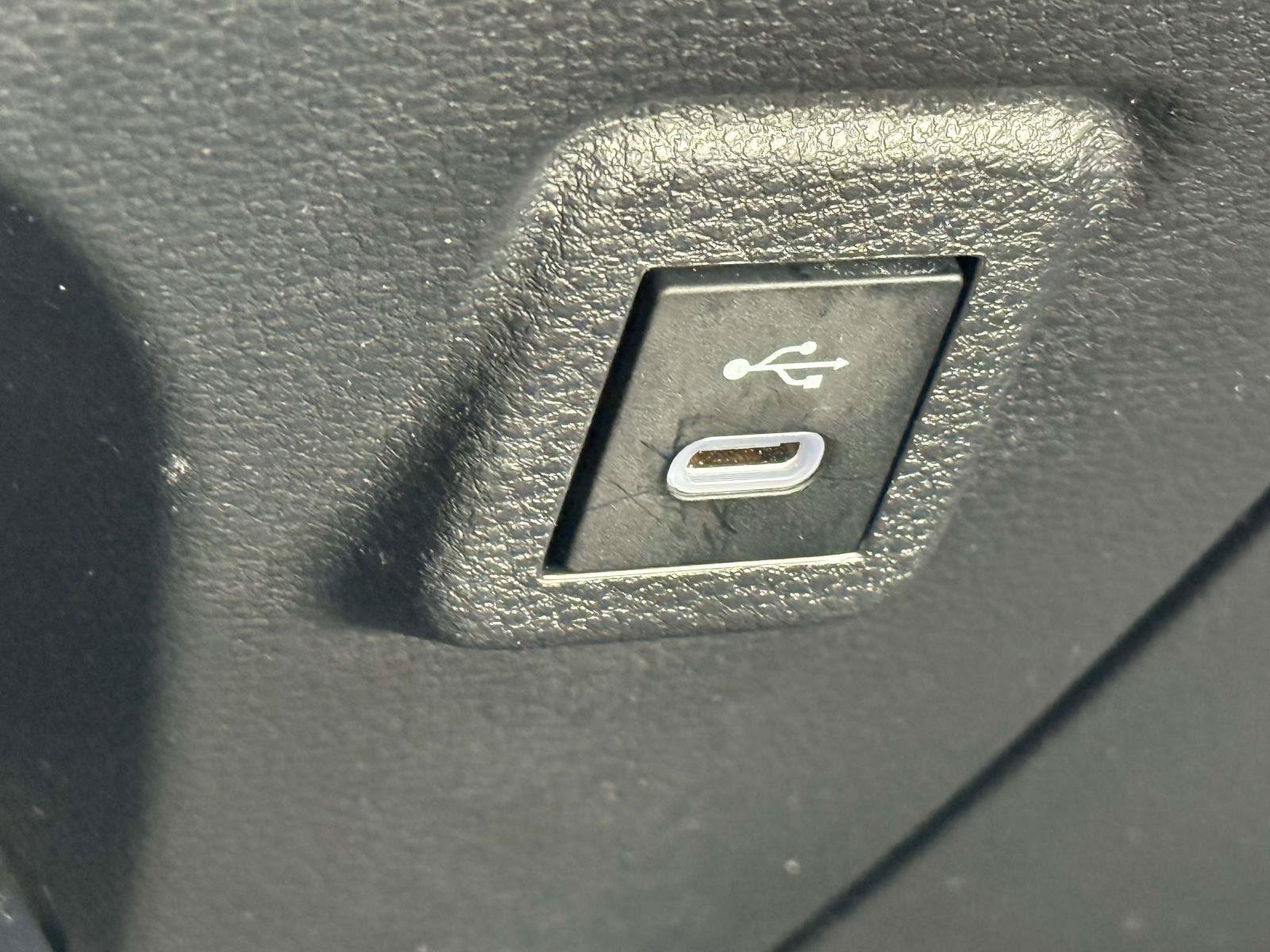 Used 2025 Toyota Corolla SE FWD image 27