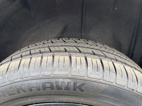 Used 2023 GMC Acadia SLT w/ Elevation Edition image 36