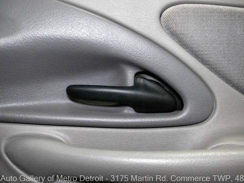Used 1996 Ford Thunderbird LX RWD image 35