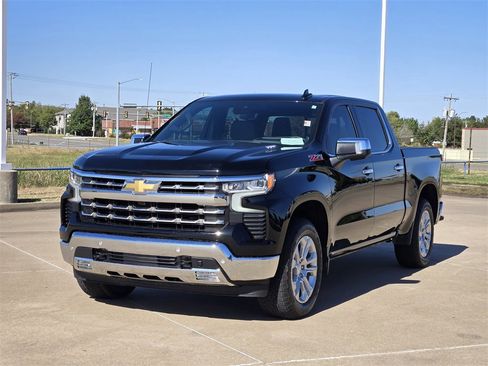 Used 2023 Chevrolet Silverado 1500 LTZ w/ Technology Package image 3