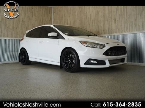 Used 2017 Ford Focus ST FWD image 1