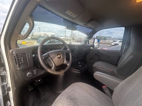 Used 2019 Chevrolet Express 3500 Extended w/ Driver Convenience Package image 10