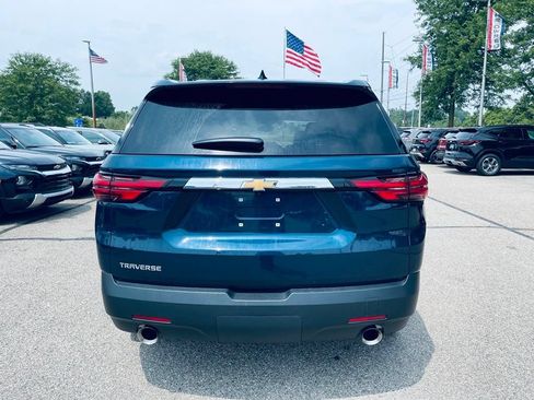 Used 2022 Chevrolet Traverse LS FWD image 5