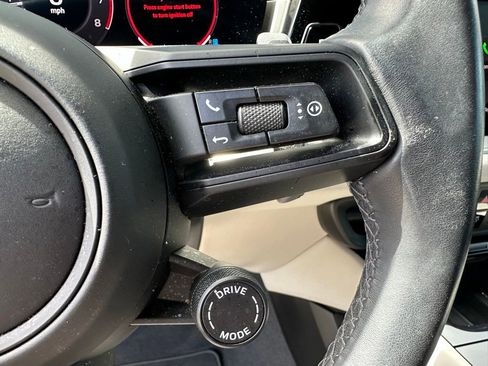 Certified 2024 Porsche Cayenne AWD/4WD image 24