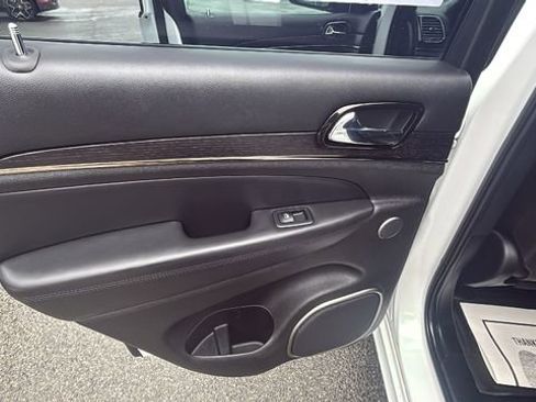 Used 2020 Jeep Grand Cherokee High Altitude image 23