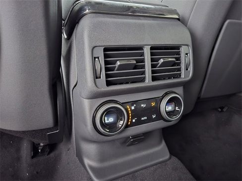 New 2026 Land Rover Range Rover Velar Dynamic SE image 13