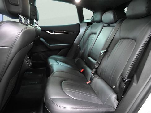 Used 2019 Maserati Levante AWD/4WD image 14