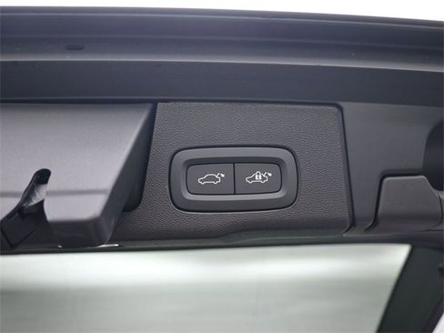 New 2026 Volvo XC60 B5 Plus w/ Protection Package Premier image 32