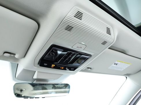 New 2026 Volkswagen Tiguan SE image 64