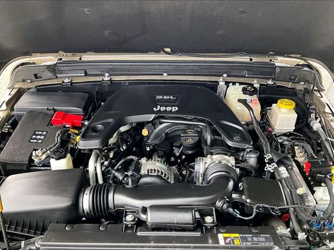 Used 2020 Jeep Gladiator Sport AWD/4WD image 32