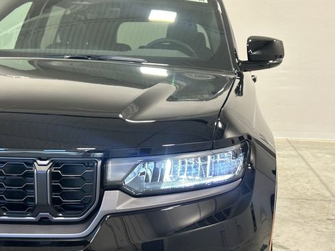 New 2026 Jeep Grand Cherokee Altitude image 10