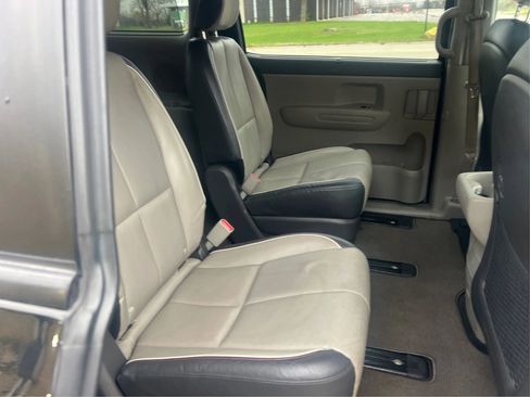 Used 2017 Kia Sedona LX w/ LX Essentials Premium Package FWD image 27