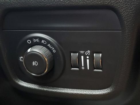 Certified 2025 Jeep Grand Cherokee L Limited w/ Luxury Tech Group II AWD/4WD image 36
