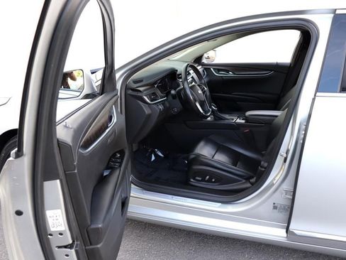 Used 2019 Cadillac XTS Luxury image 2