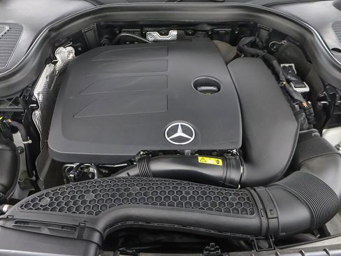 Used 2022 Mercedes-Benz GLC 300 4MATIC w/ Premium Package Lite image 21