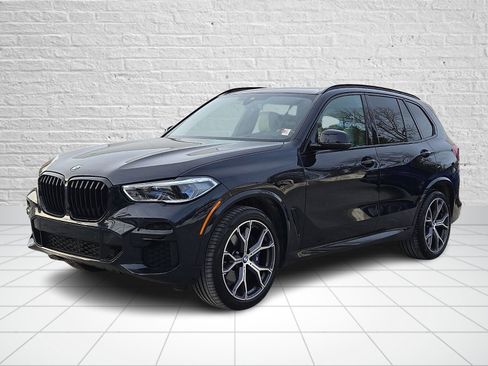 Used 2023 BMW X5 xDrive40i w/ Executive Package image 3