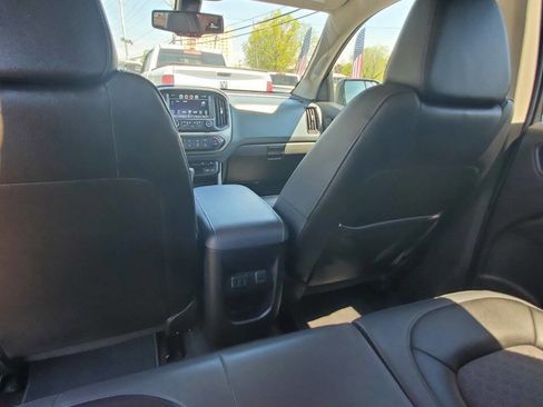 Used 2017 Chevrolet Colorado Z71 AWD/4WD image 28