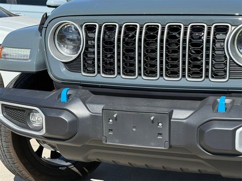 Used 2024 Jeep Wrangler Unlimited Sahara image 4