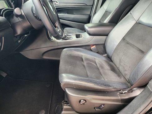 Used 2019 Jeep Grand Cherokee Altitude image 24