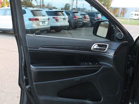 Used 2016 Jeep Grand Cherokee Limited w/ Trailer Tow Group IV image 8