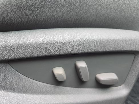 Used 2015 Chevrolet Tahoe LT image 36