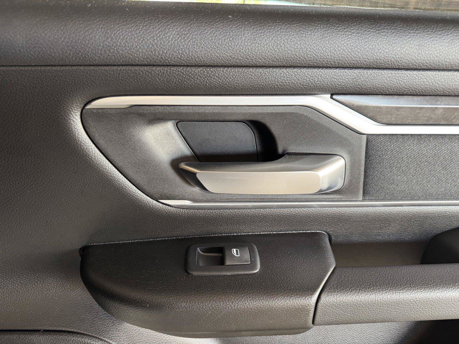 Used 2023 RAM 1500 Big Horn AWD/4WD image 33
