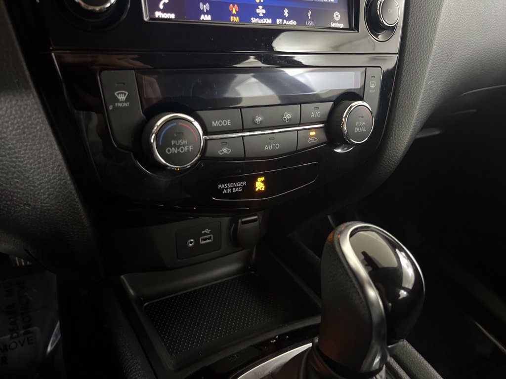 Used 2022 Nissan Rogue Sport SV AWD/4WD image 70
