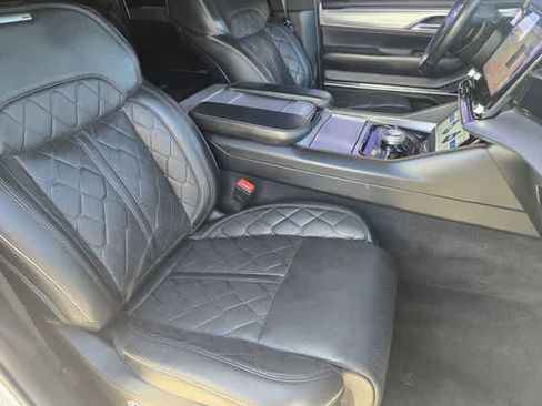 Used 2022 Jeep Grand Wagoneer Series III w/ Rear Seat Video Group 1 AWD/4WD image 15