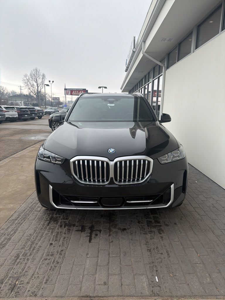 New 2026 BMW X5 xDrive50e AWD/4WD image 2