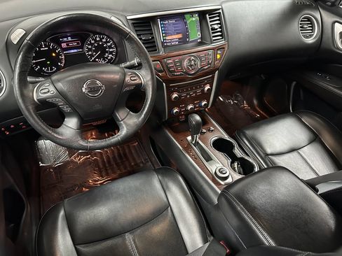 Used 2019 Nissan Pathfinder Platinum AWD/4WD image 13