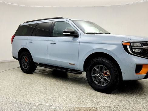 Used 2025 Ford Expedition Tremor AWD/4WD image 3