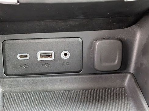 Used 2024 GMC Terrain SLE image 22