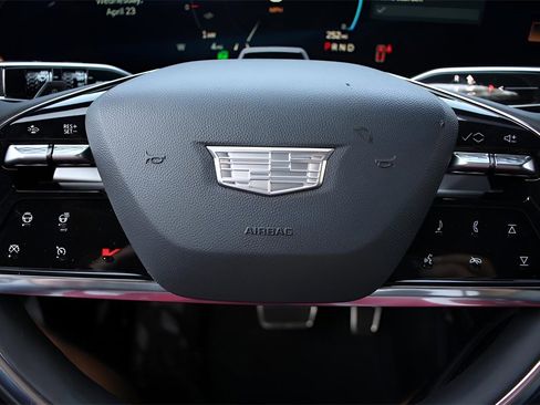 New 2026 Cadillac Vistiq Luxury image 18