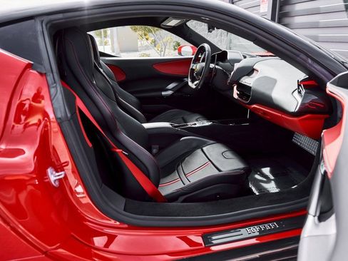 Used 2021 Ferrari SF90 Stradale AWD/4WD image 31