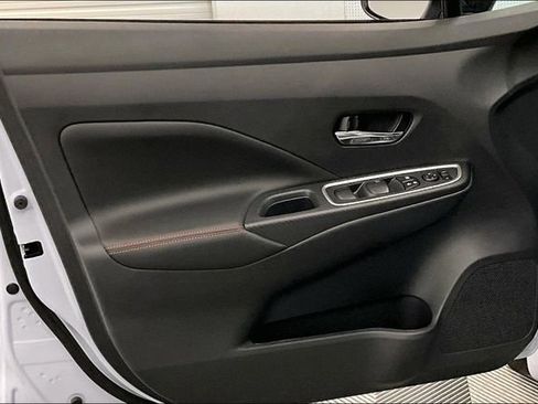 New 2025 Nissan Versa SR w/ Trunk Package image 29