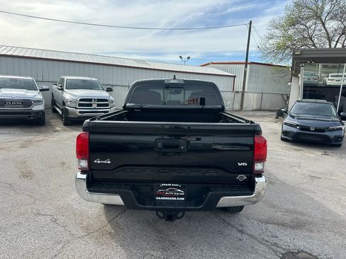 Used 2022 Toyota Tacoma SR5 AWD/4WD image 4