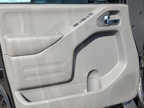 Used 2021 Nissan Frontier SV AWD/4WD image 13