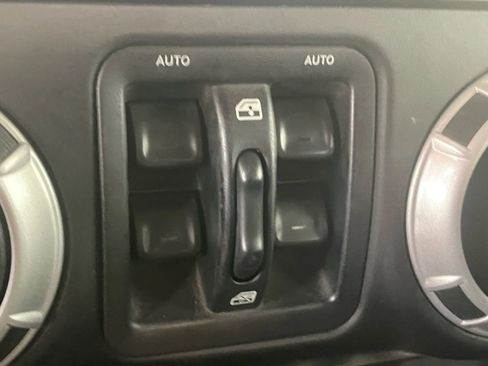 Used 2014 Jeep Wrangler Unlimited Sahara w/ Connectivity Group image 11